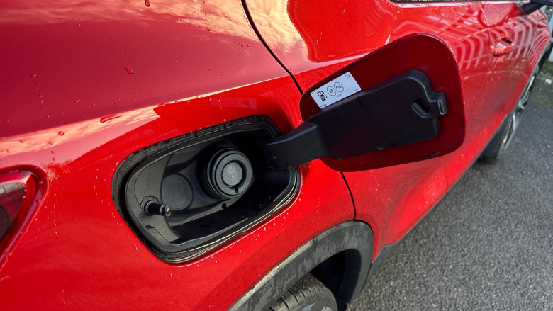 Volvo Xc40 2.0 B4P R DESIGN Pro 5dr Auto [7 speed] Petrol Estate